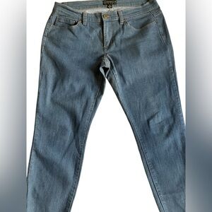 FOREVER 21 WOMANS MID RISE SKINNY DENIM JEANS  PLUS SIZE 14 SHORT